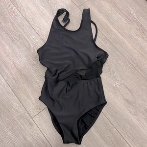 Five Dance, black leo , size YXL, great for team & ballet 🩰